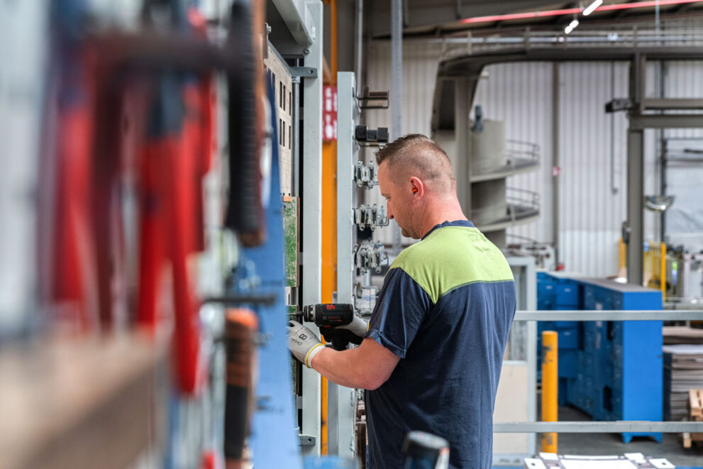 850-2025-Mensen-aan-het-werk-171